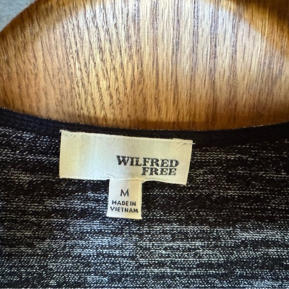 Aritzia Wilfred Free Long Sleeved Low Cut dress size medium - Picture 2 of 3